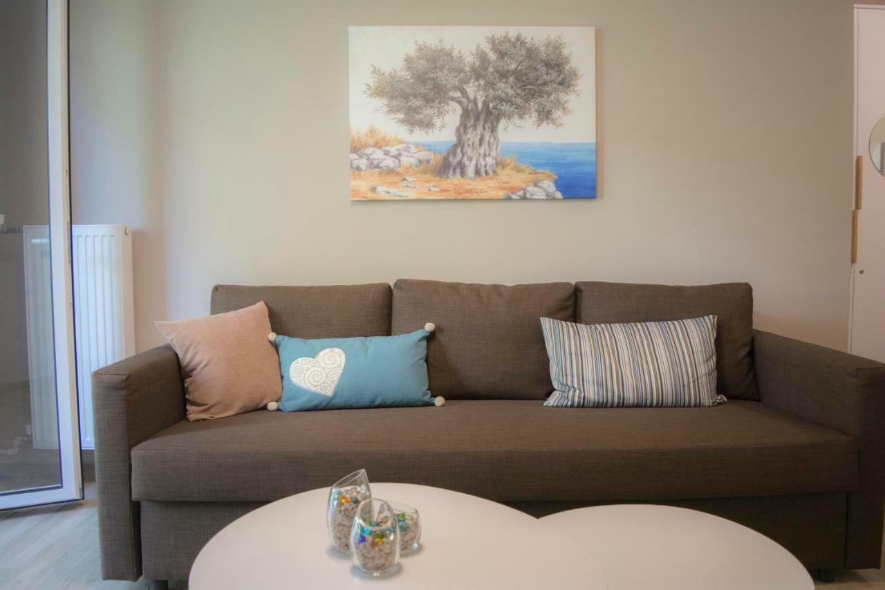 Chic And Minimal Apartment Close To Thissio Metro Athens Ngoại thất bức ảnh