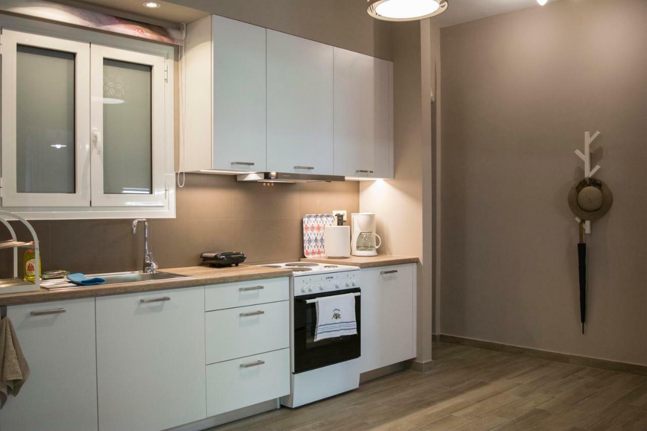 Chic And Minimal Apartment Close To Thissio Metro Athens Ngoại thất bức ảnh