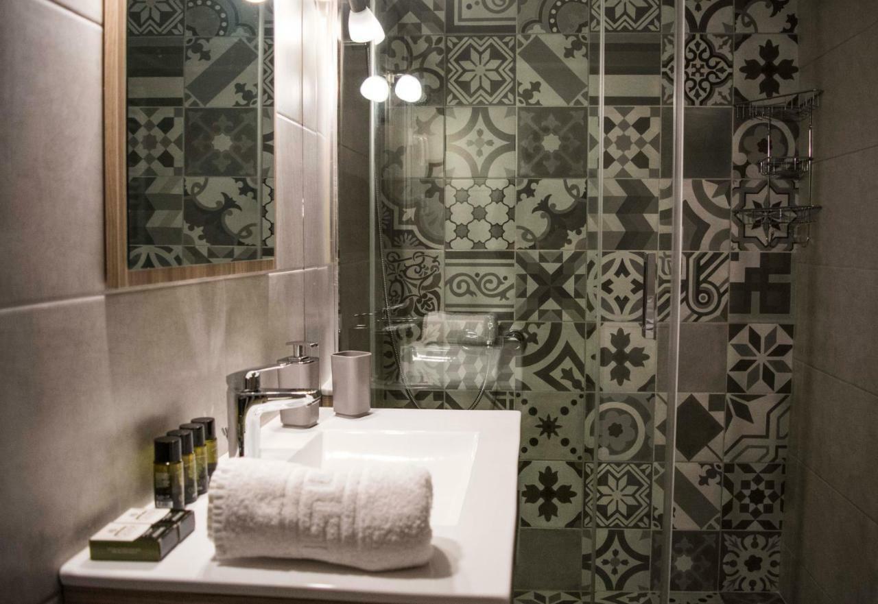Chic And Minimal Apartment Close To Thissio Metro Athens Ngoại thất bức ảnh
